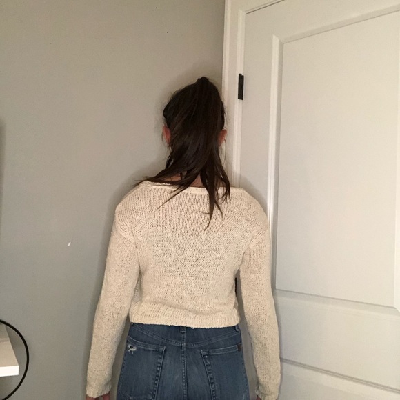 BRANDY MELVILLE CROP SWEATER - Picture 2 of 4